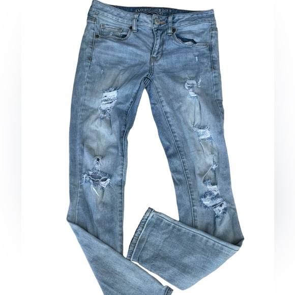 American Eagle ladies distressed lite wash skinny jeans size 2 - Picture 3 of 6